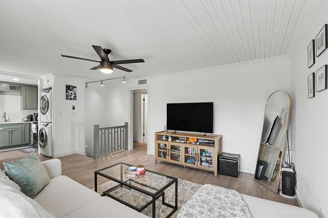 6100 N Brookline Avenue 8, Oklahoma City, OK 73112