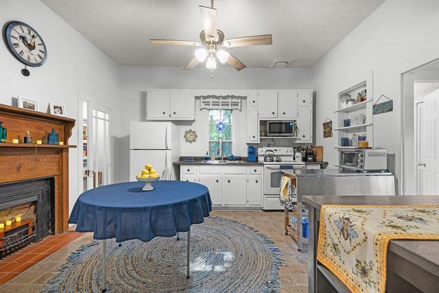 118 E Oak Street, Ellijay, GA 30540