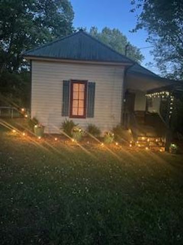 118 E Oak Street, Ellijay, GA 30540