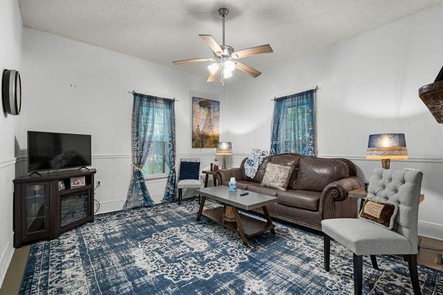 118 E Oak Street, Ellijay, GA 30540