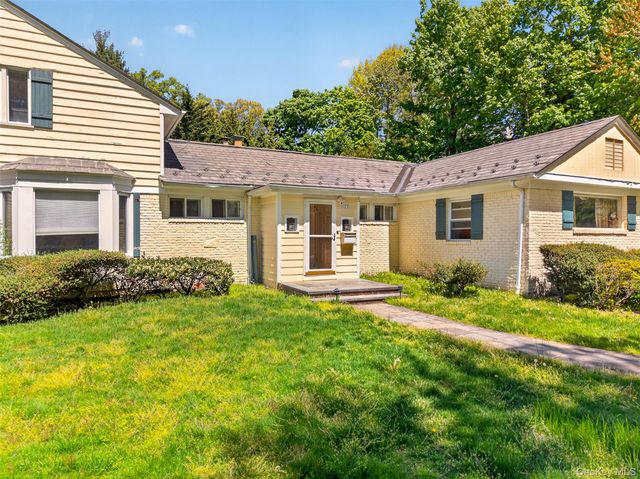 77 Merrivale Road, Great Neck, NY 11020