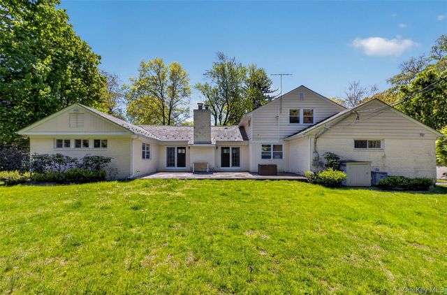 77 Merrivale Road, Great Neck, NY 11020