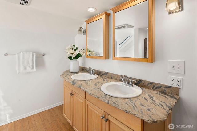 3228 35th Avenue W, Seattle, WA 98199