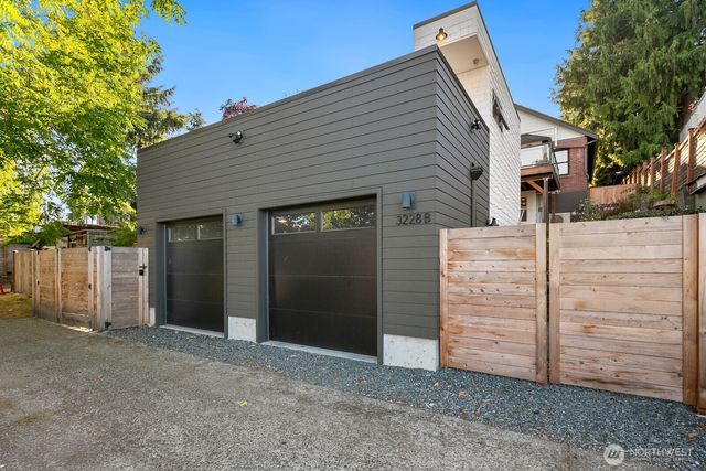 3228 35th Avenue W, Seattle, WA 98199