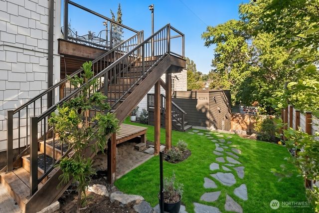 3228 35th Avenue W, Seattle, WA 98199