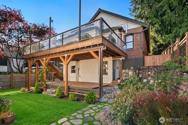 3228 35th Avenue W, Seattle, WA 98199