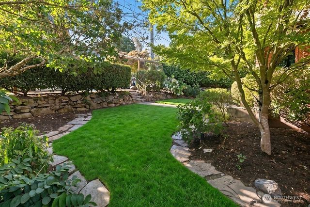 3228 35th Avenue W, Seattle, WA 98199