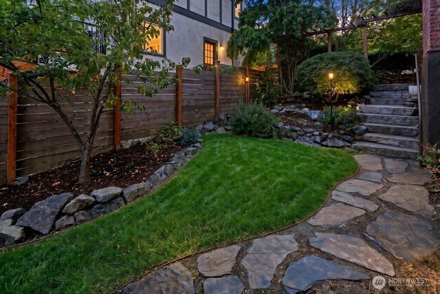 3228 35th Avenue W, Seattle, WA 98199