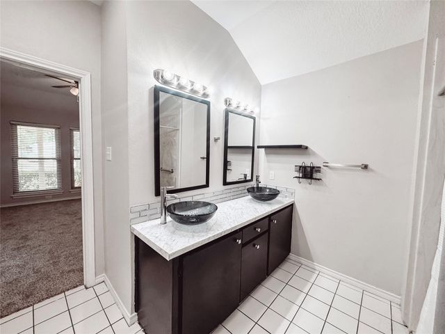 1312 Sagebrush Street, Angleton, TX 77515
