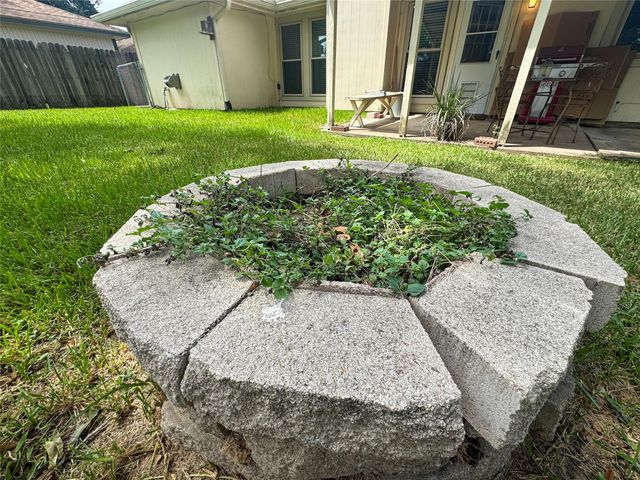1312 Sagebrush Street, Angleton, TX 77515