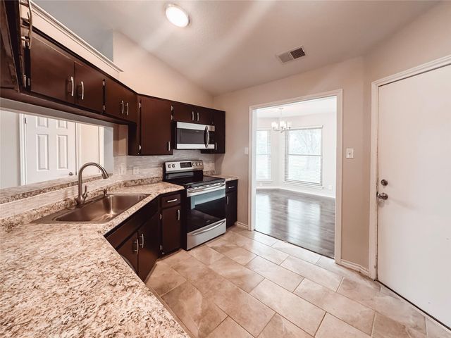 1312 Sagebrush Street, Angleton, TX 77515