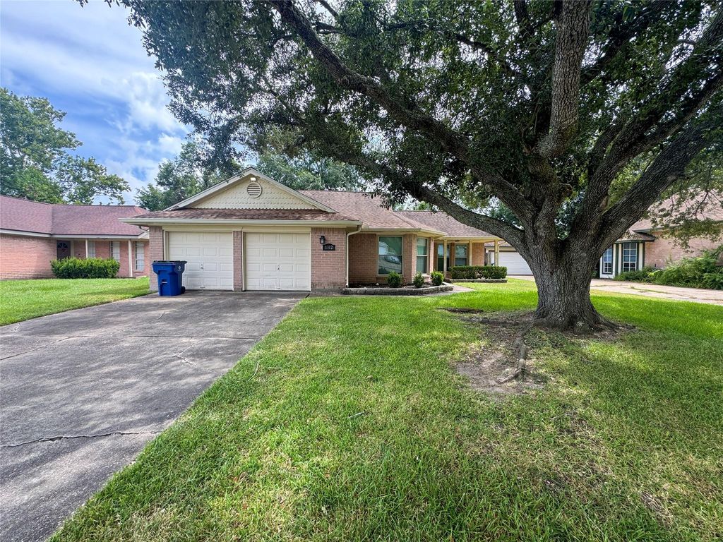 1312 Sagebrush Street, Angleton, TX 77515