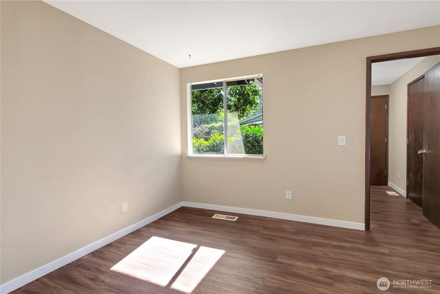 970 Johns Road E, Tacoma, WA 98445