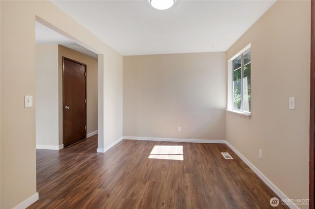 970 Johns Road E, Tacoma, WA 98445