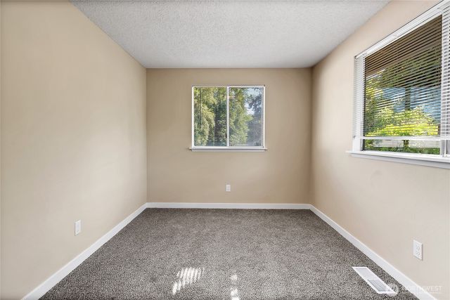 970 Johns Road E, Tacoma, WA 98445