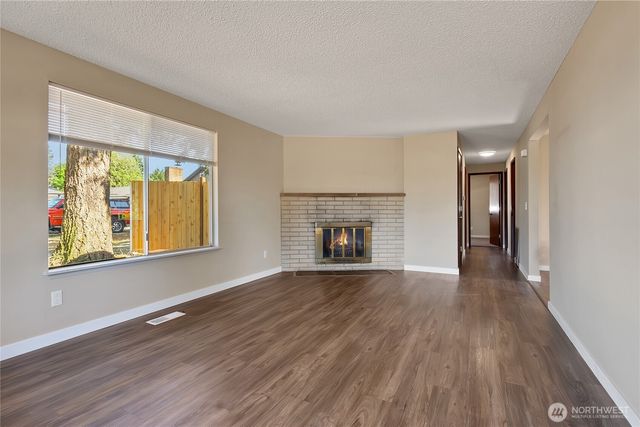 970 Johns Road E, Tacoma, WA 98445