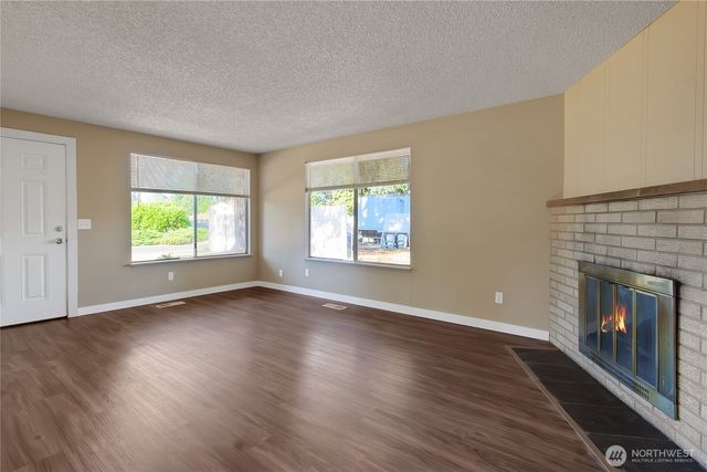 970 Johns Road E, Tacoma, WA 98445