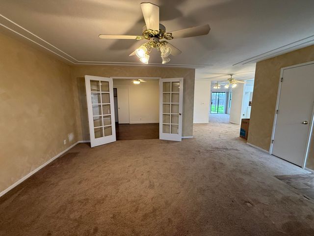 1720 E Henshaw Avenue, Tulare, CA 93274