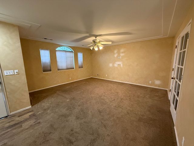 1720 E Henshaw Avenue, Tulare, CA 93274