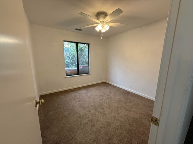 1720 E Henshaw Avenue, Tulare, CA 93274