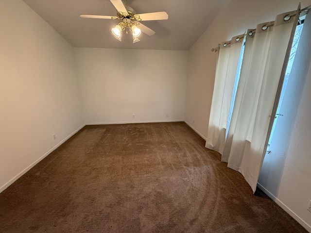 1720 E Henshaw Avenue, Tulare, CA 93274