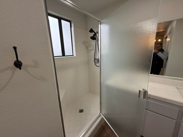 1720 E Henshaw Avenue, Tulare, CA 93274