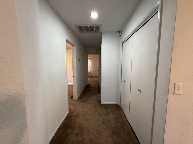 1720 E Henshaw Avenue, Tulare, CA 93274