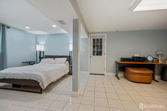 43 Wellington Road, East Brunswick, NJ 08816