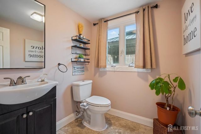 43 Wellington Road, East Brunswick, NJ 08816