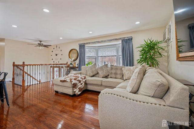 43 Wellington Road, East Brunswick, NJ 08816