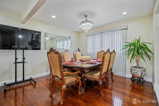 43 Wellington Road, East Brunswick, NJ 08816