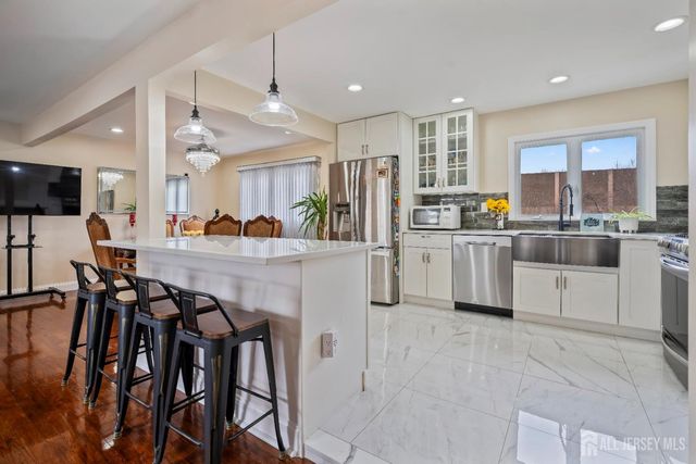 43 Wellington Road, East Brunswick, NJ 08816