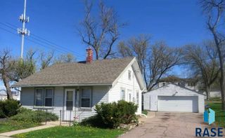 1002 E 17th St Street, Sioux Falls, SD 57104