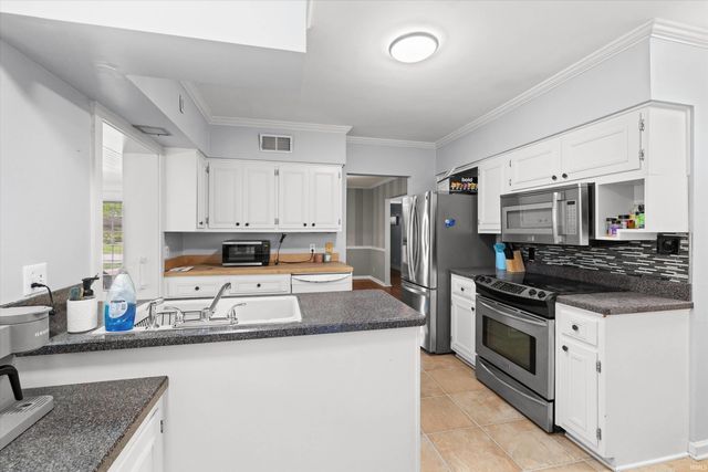 701 S boeke Road, Evansville, IN 47714
