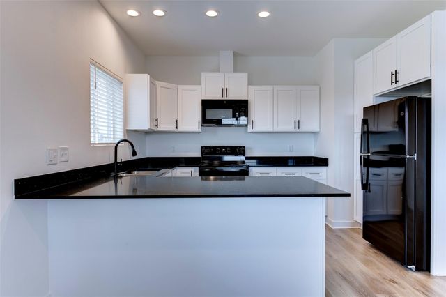 175 W 6th Street D, Kemah, TX 77565