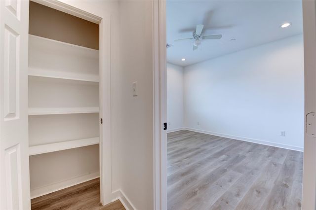 175 W 6th Street D, Kemah, TX 77565