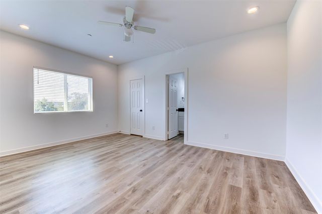175 W 6th Street D, Kemah, TX 77565