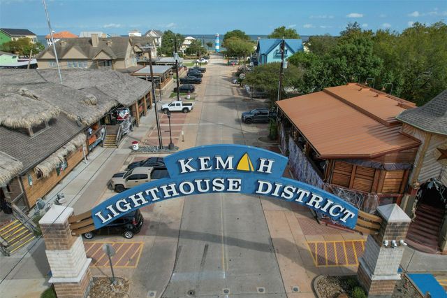 175 W 6th Street D, Kemah, TX 77565
