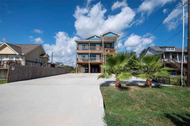 175 W 6th Street D, Kemah, TX 77565