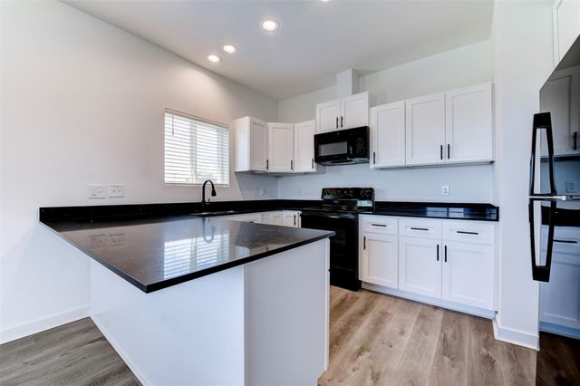 175 W 6th Street D, Kemah, TX 77565