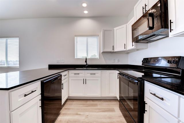 175 W 6th Street D, Kemah, TX 77565