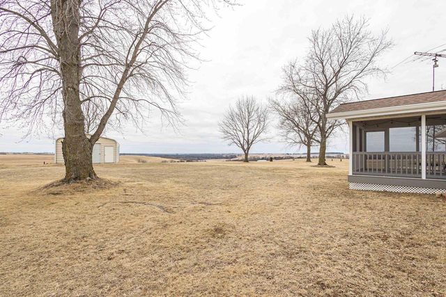 1021 Fish Lane Lane, Hazel Green, WI 53811