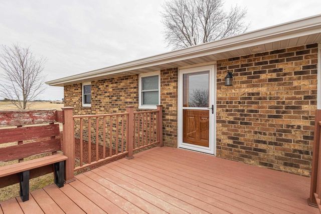 1021 Fish Lane Lane, Hazel Green, WI 53811