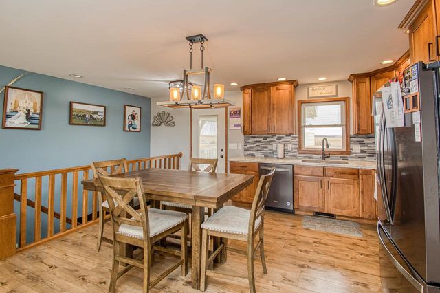 1021 Fish Lane Lane, Hazel Green, WI 53811