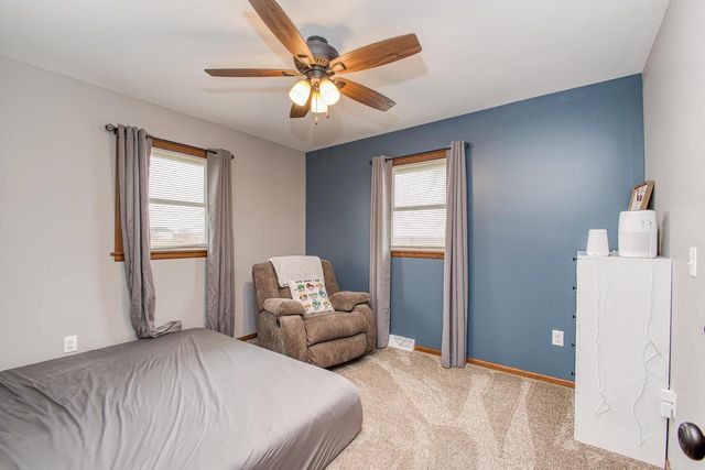 1021 Fish Lane Lane, Hazel Green, WI 53811