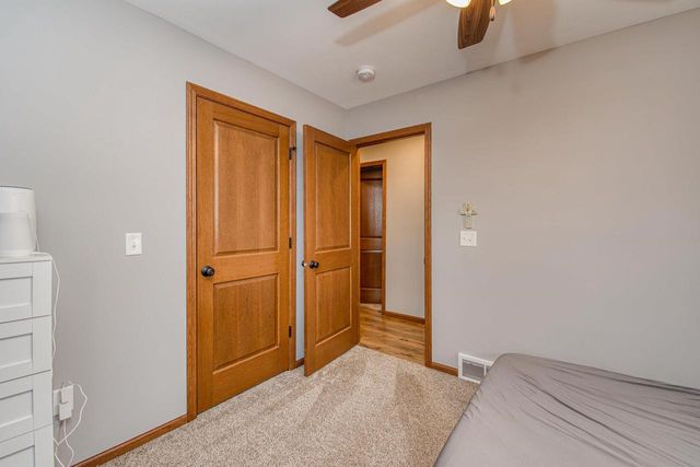 1021 Fish Lane Lane, Hazel Green, WI 53811