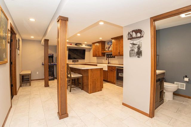 1021 Fish Lane Lane, Hazel Green, WI 53811