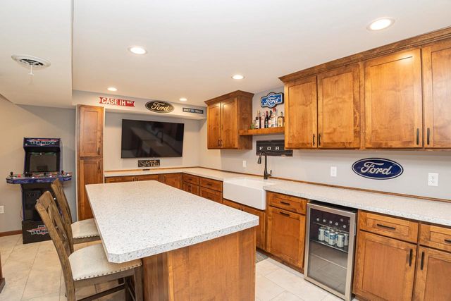 1021 Fish Lane Lane, Hazel Green, WI 53811