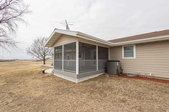 1021 Fish Lane Lane, Hazel Green, WI 53811