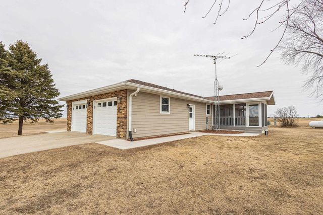 1021 Fish Lane Lane, Hazel Green, WI 53811